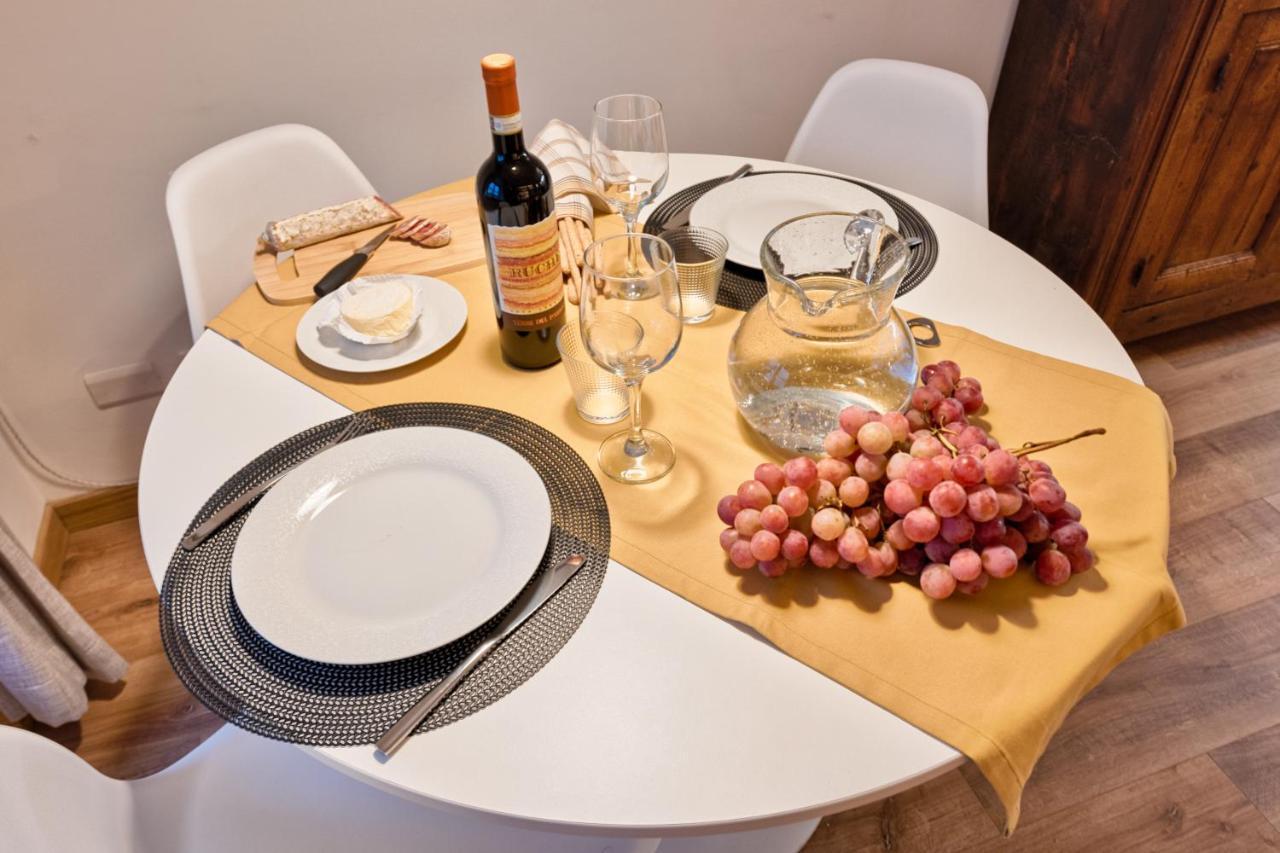 Corte Des Ambrois By Apartments To Art Turin Luaran gambar