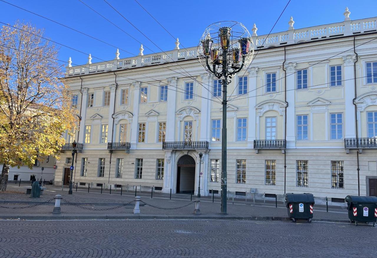 Corte Des Ambrois By Apartments To Art Turin Luaran gambar